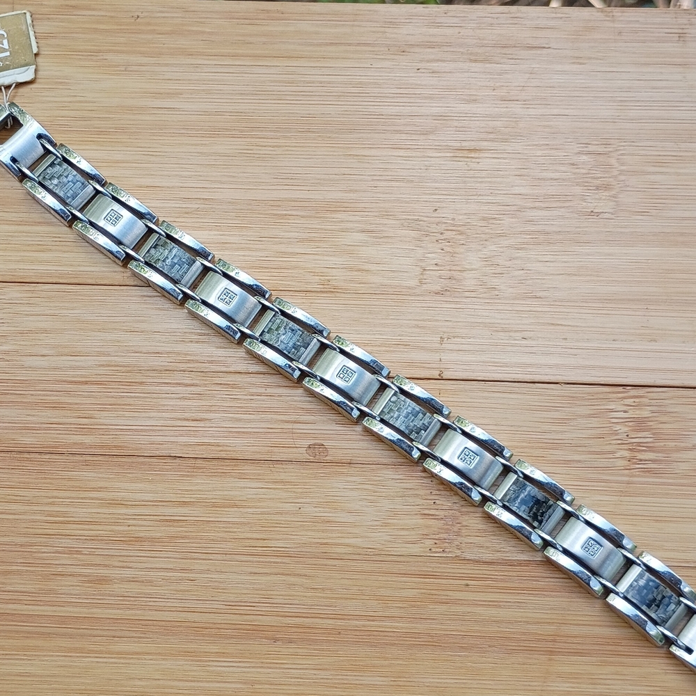Silver and Black Men's Bracelet - Picture 4 of 7